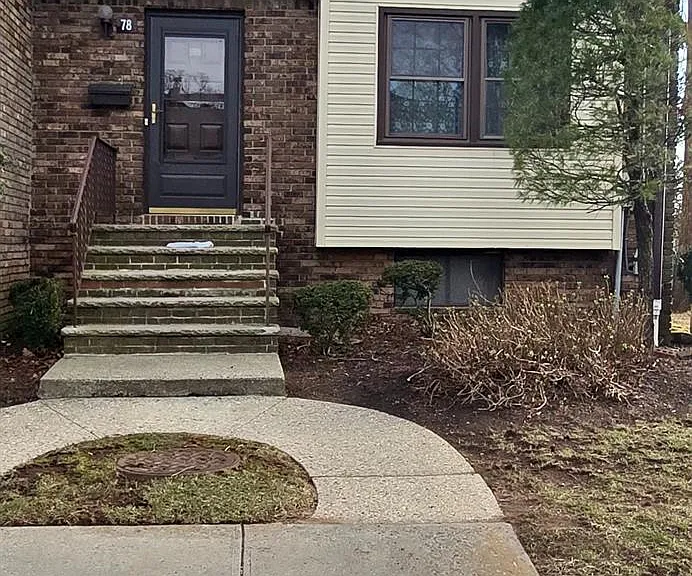78 Highview Dr — Photo 1