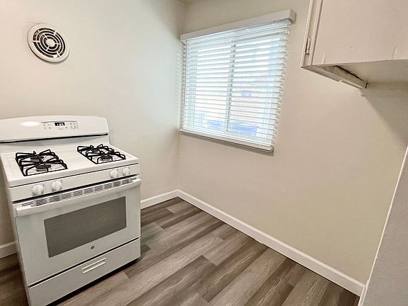 3rd image of 2980 Mission Blvd #4