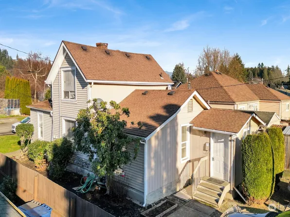 606 E Orange Avenue, Burlington, WA 98233