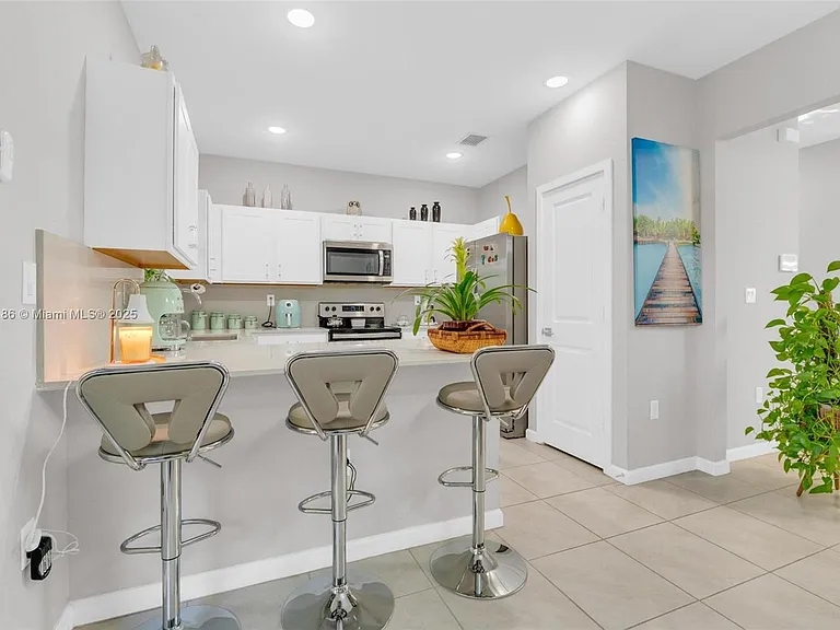 424 NE 4th Ave #424 — Photo 4