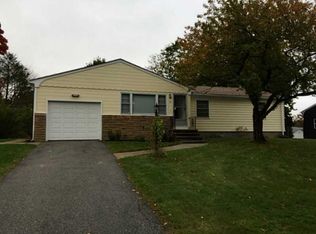 10 Wade Dr, Smithfield, RI 02828