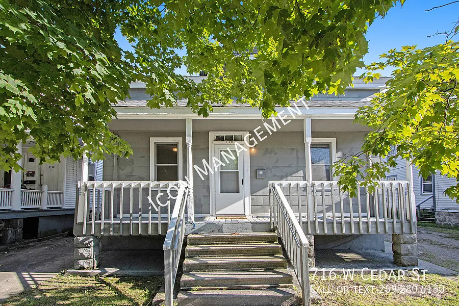 716 W Cedar St — Photo 2