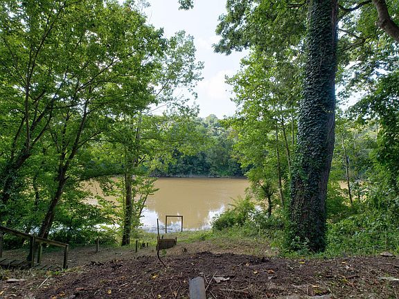 24th image of 148 Hidden Grove Ln