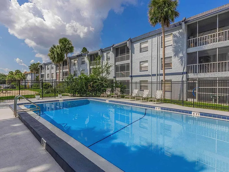 Sunbay Apartments — Photo 6