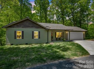 135 Half Moon Ln, Brevard, NC 28712