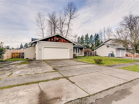 3rd image of 202 Rainier Ave Se