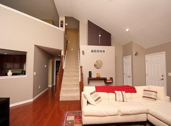 3rd image of 557 Lake Front Dr