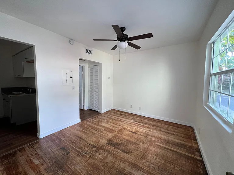 323 Almeria Rd #103 — Photo 8