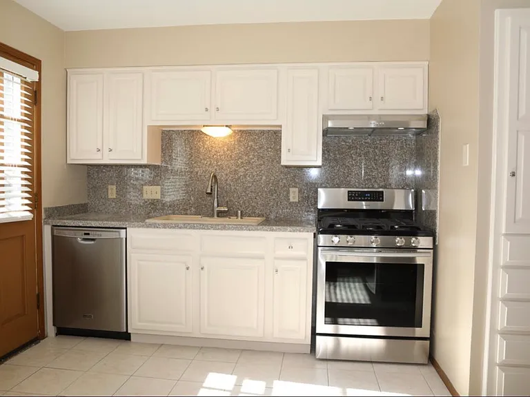4359 W Tesch Ave — Photo 2