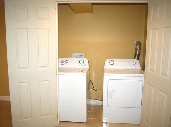 4th image of 6336 N Rockwell St #G