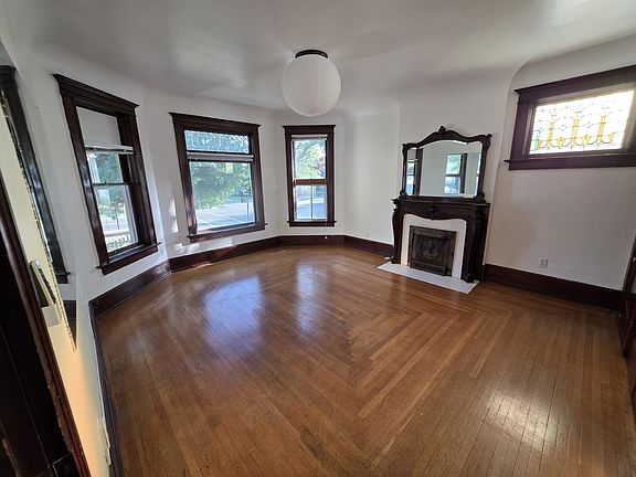 2nd image of 805 E 100 S APT 3