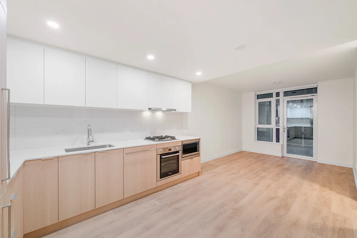 Building Photo - 318 Alderson Ave #606