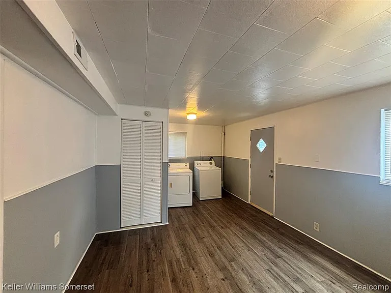 32057 Cheboygan Ct — Photo 4