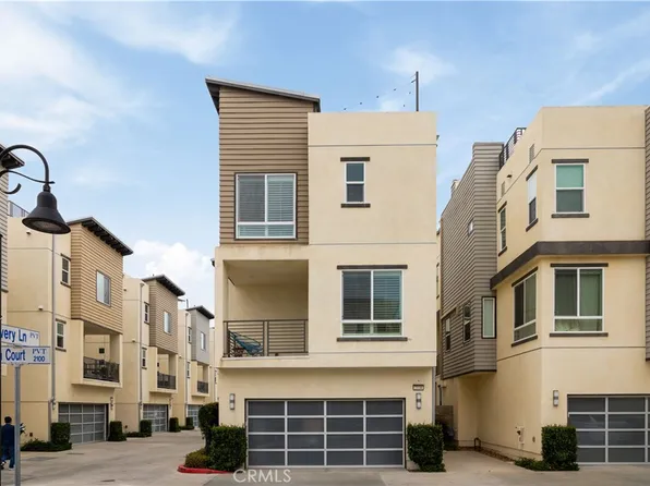 2138 Bella Ct, Costa Mesa, CA 92627