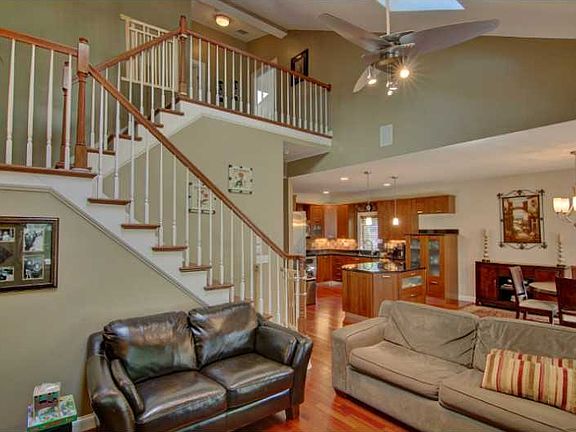 2nd image of 131 Fruit Hill Ave #6