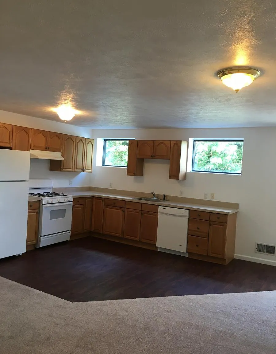 2 bed, 1250 sqft, $1,400 — Photo 3