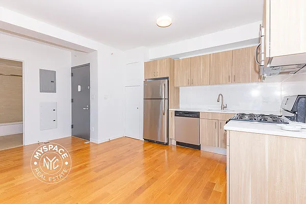 Rented by MySpaceNYC | media 3