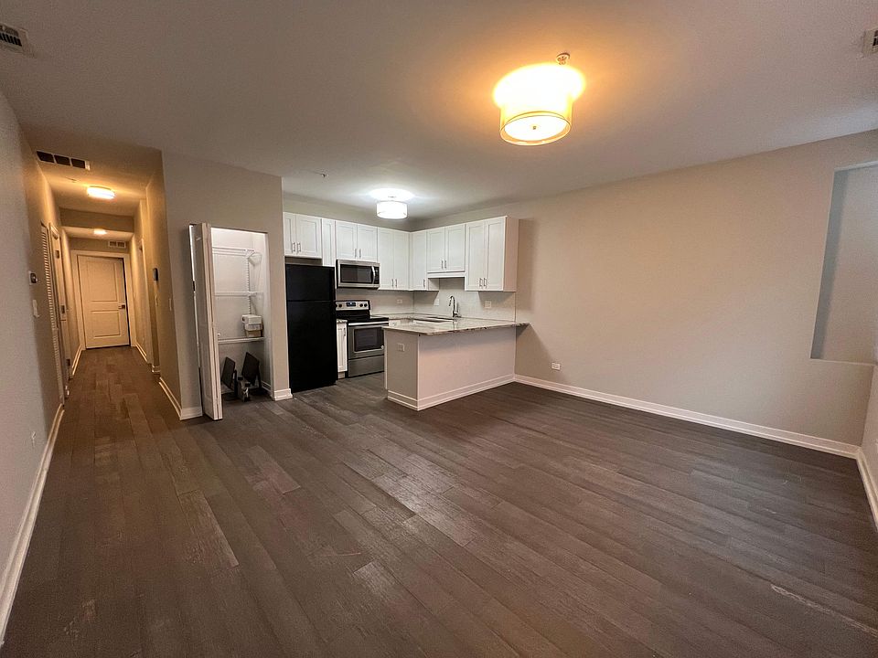 1st image of 1554 W Hollywood Ave #4871616