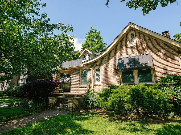 1508 Kavanaugh Blvd — Photo 5