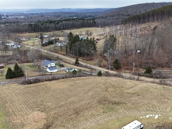 3rd image of 1025 Promised Land Rd