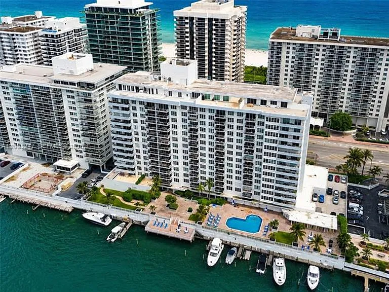 5700 Collins Ave #3A — Photo 7