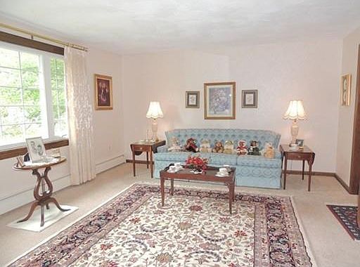 2nd image of 32 Kennel Hill Dr