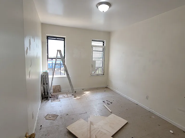 2387 Morris Ave #2A — Photo 13