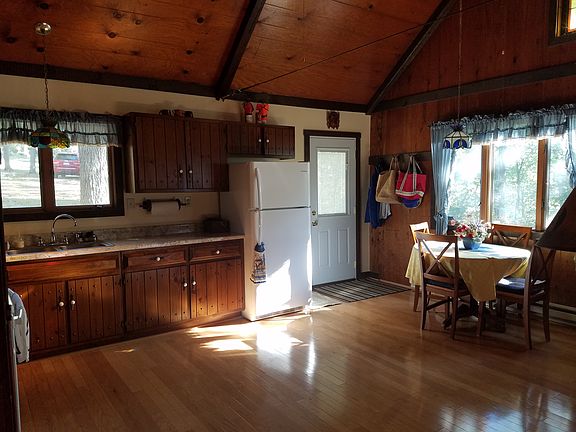 2nd image of 226 N Shore Pl