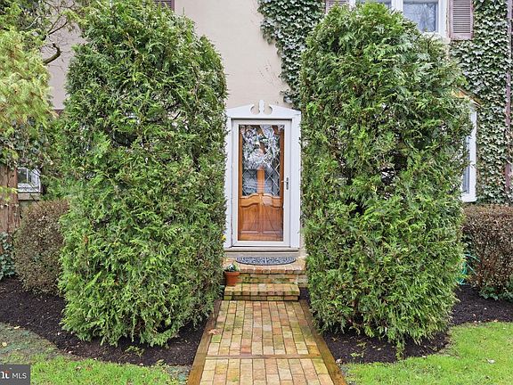 2nd image of 1607 Forrest Ave