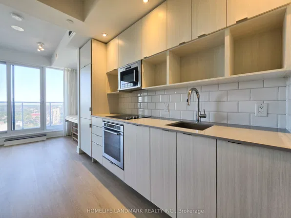89 McGill St #2507, Toronto, ON M5B 0B1