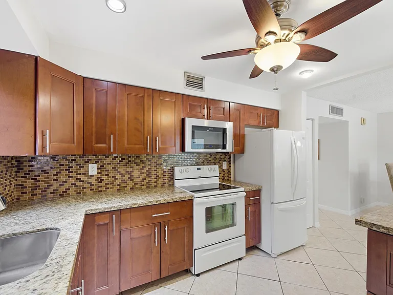 129 Piedmont Way #C — Photo 13