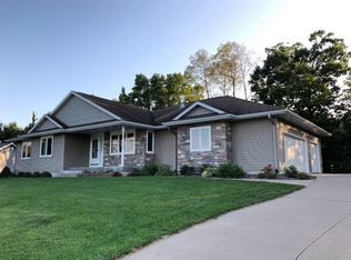 702 Deerwood St, Holmen, WI 54636