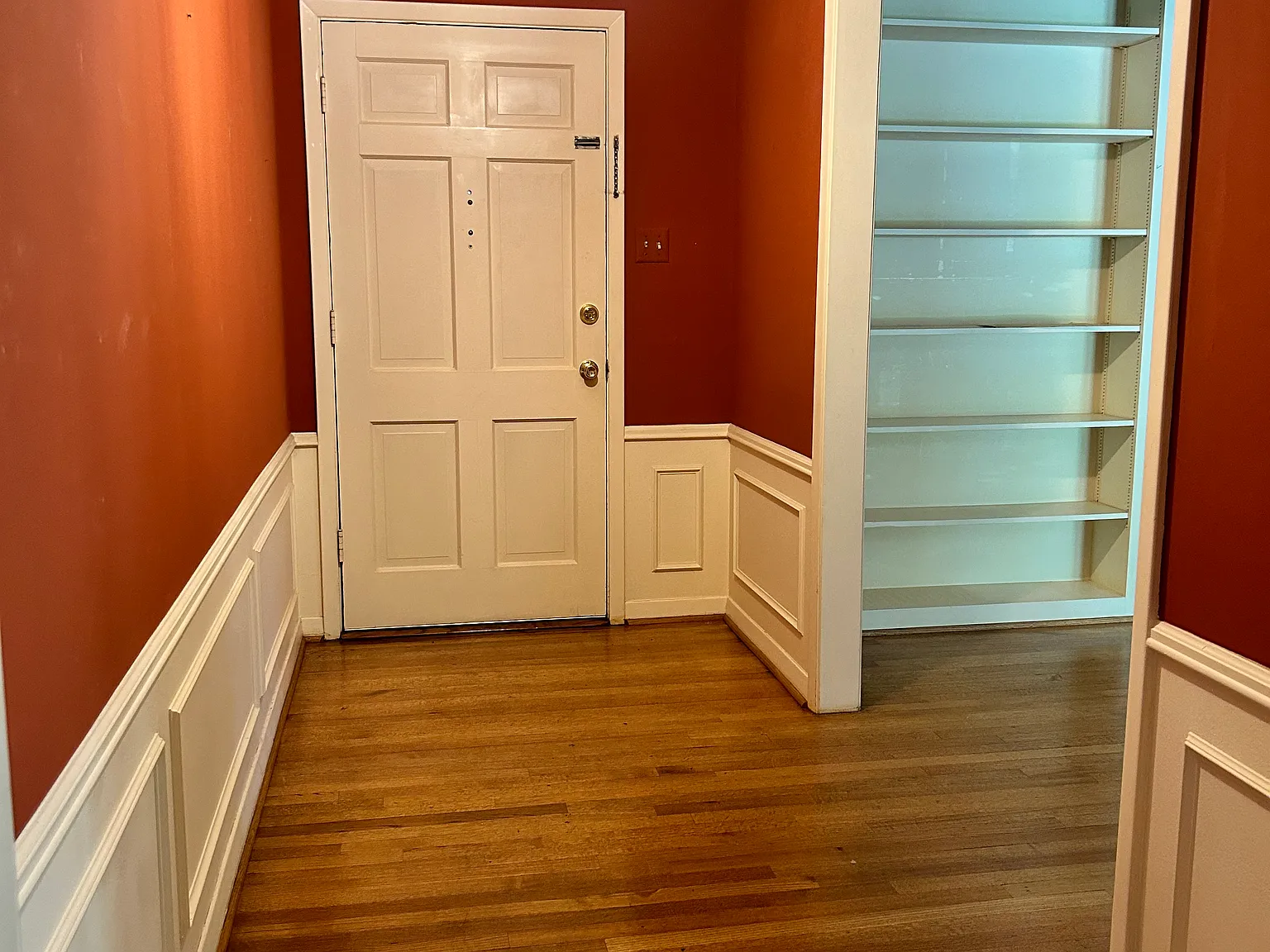 7214 Sharpview Dr — Photo 2