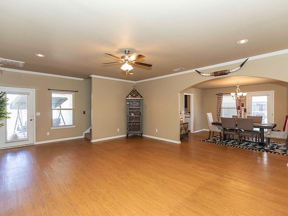 5th image of 7504 Alexandria Ave