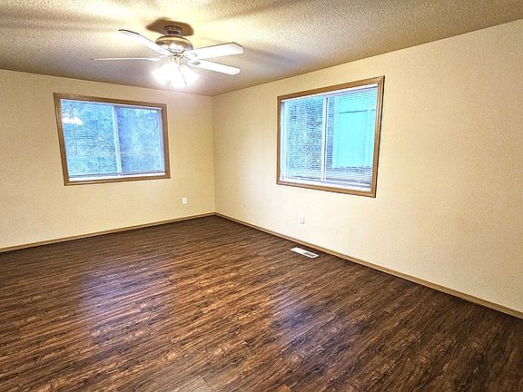 3rd image of 9701 NE Tenny Creek Dr