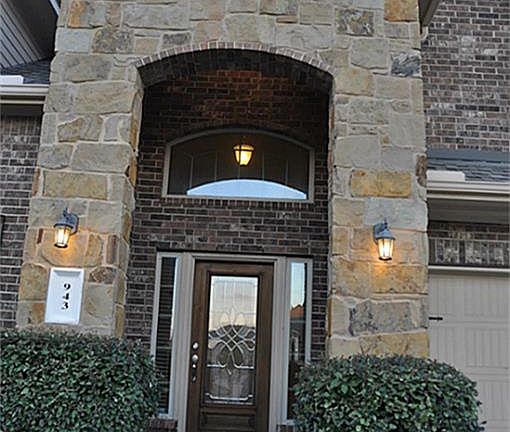 2nd image of 943 Napoli Ct