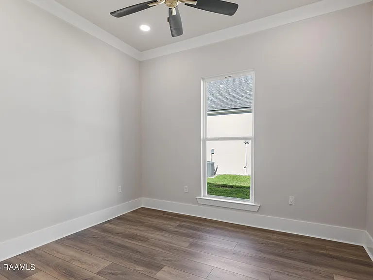 109 Trailing Oaks Dr — Photo 39