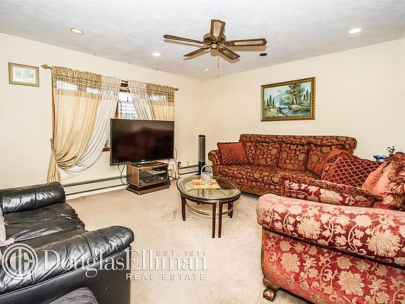 5th image of 785 Connie Ln