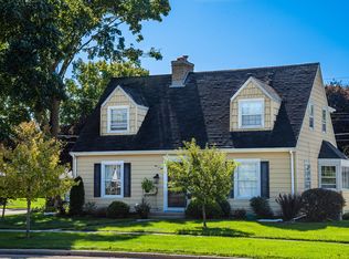 501 Shoreland Dr, Racine, WI 53402