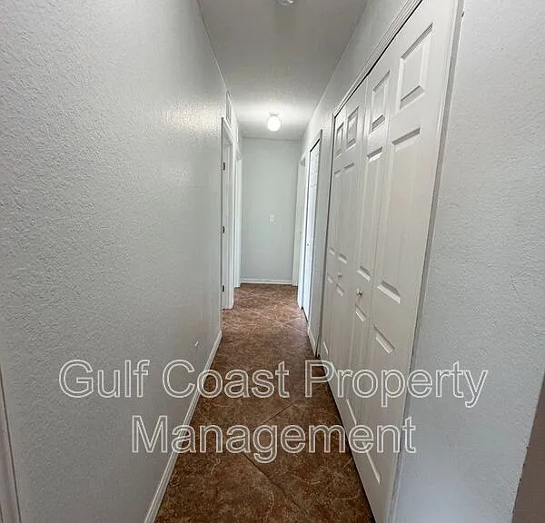 4017 NE 10th Ave — Photo 12