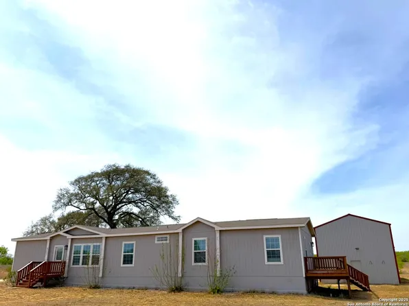 6260 County Road 307, Jourdanton, TX 78026