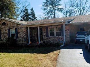 1185 Sunset Dr, Cookeville, TN 38501