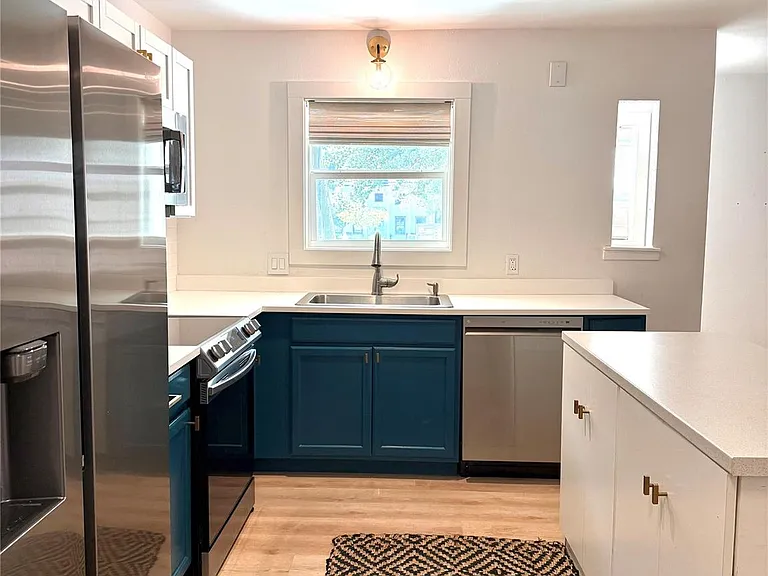 1714 Enfield Rd #105 — Photo 7