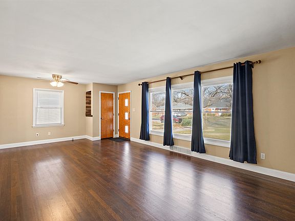 5th image of 738 Della Dr
