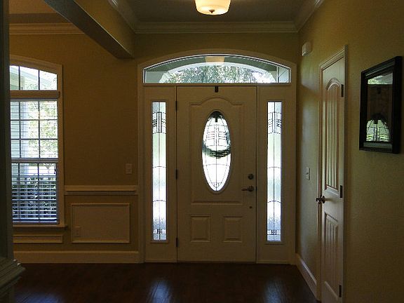 2nd image of 725 NW Country Lake Dr