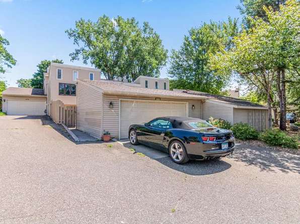 5635 W Bavarian Pass, Minneapolis, MN 55432