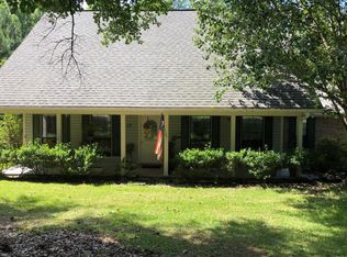 13 Columbus Rd, Hattiesburg, MS 39402