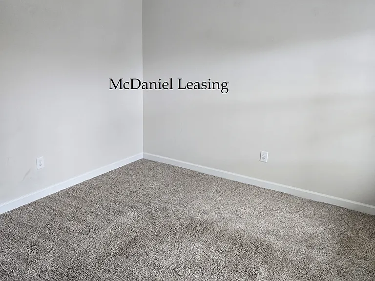 689 Grays Creek Rd — Photo 3