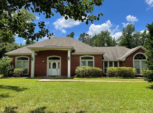 200 Meadow Ln, Deatsville, AL 36022