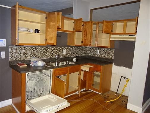 4th image of 8458 Latty Ave